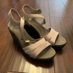 NWOT Crocs Leigh tan nude wedge sandals size 9